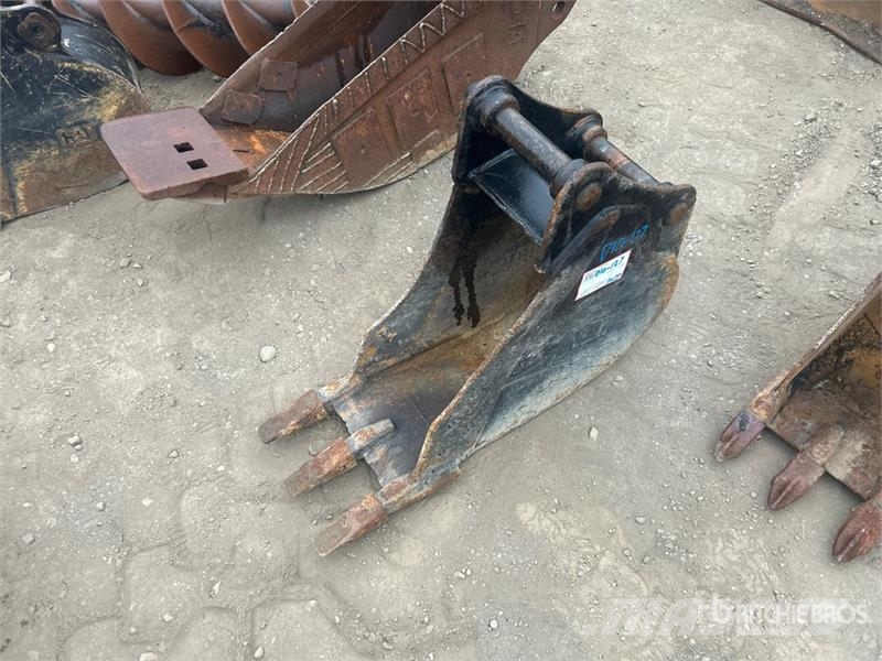 CAT 12 in Digging Excavator Bucket - Fits Cat 305.5ECR 挖斗