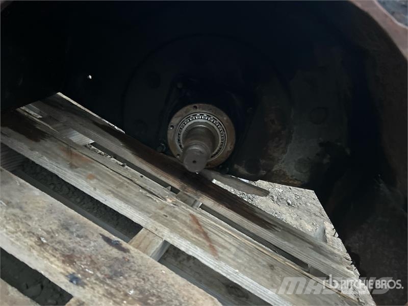 CAT 12 in Skid Steer Planer (Inoperable) Other components
