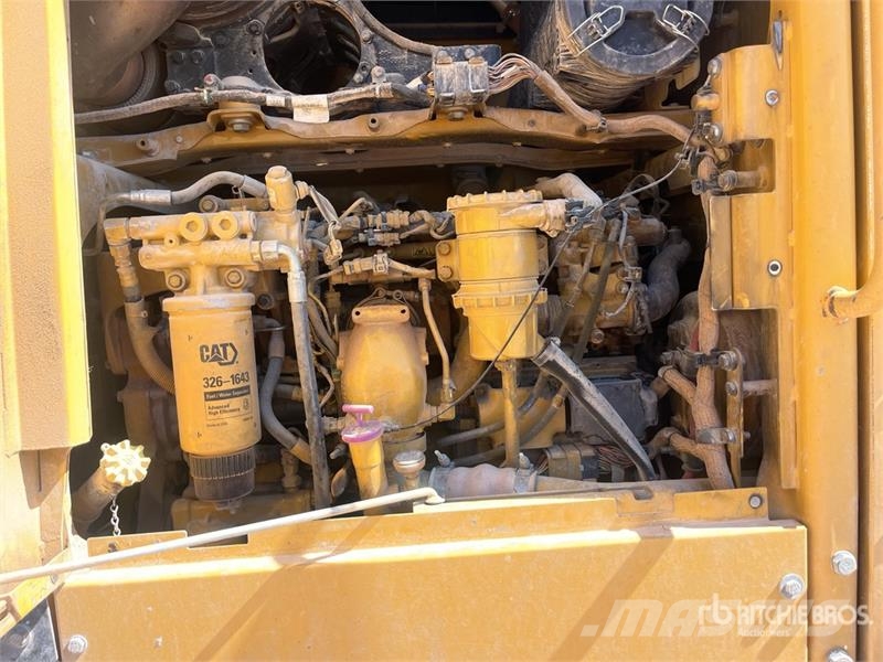 CAT 140M2 Motor Grader معدات تمهيد الطرق