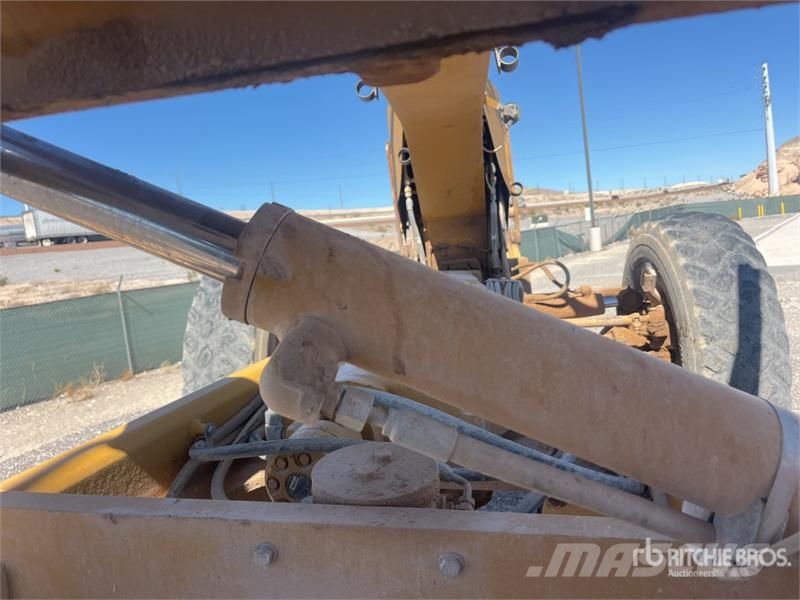 CAT 140M2 Motor Grader معدات تمهيد الطرق