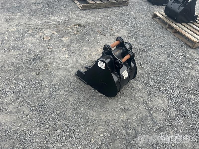 CAT 16 in Digging Excavator Bucket - Fits 302.2D Žlice
