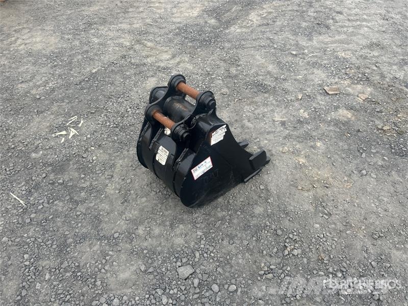 CAT 16 in Digging Excavator Bucket - Fits 302.2D Žlice