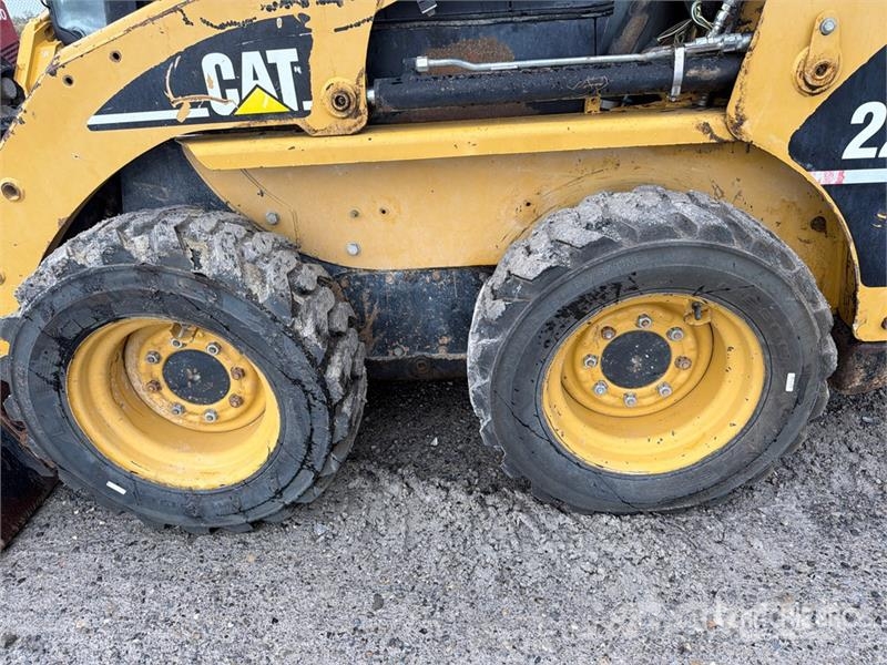 CAT 226B Minilæsser - skridstyret