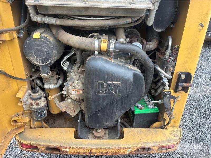 CAT 226B2 Schrankladers