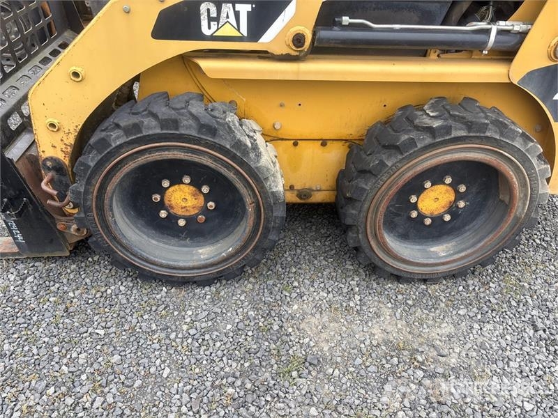 CAT 226B2 Schrankladers