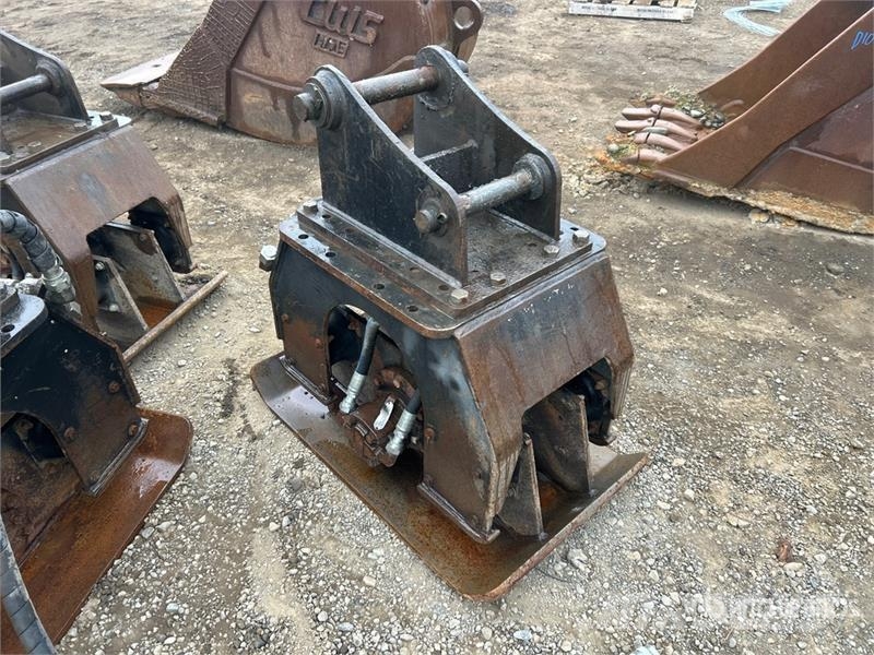 CAT 23 in Plate Compactor Attachment - Fits Cat 416 Placas compactadoras