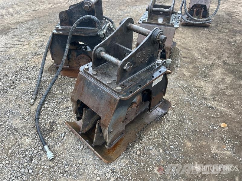 CAT 23 in Plate Compactor Attachment - Fits Cat 416 Placas compactadoras