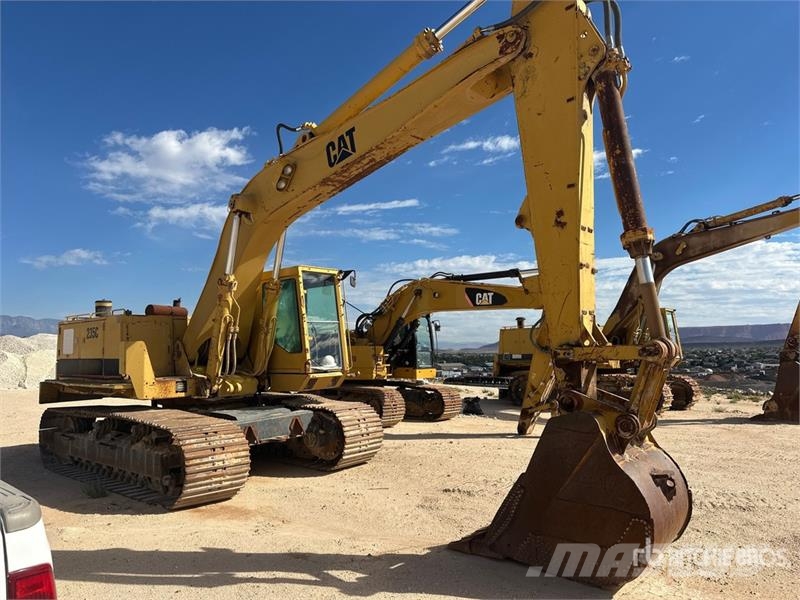 CAT 235C Lánctalpas kotrók