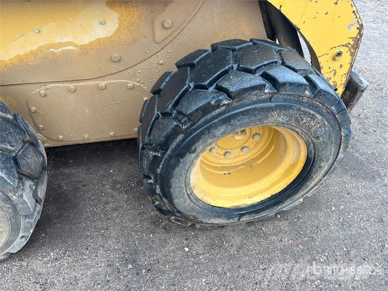 CAT 236B3 Skid Steer Loader Lietoti riteņu kompaktiekrāvēji