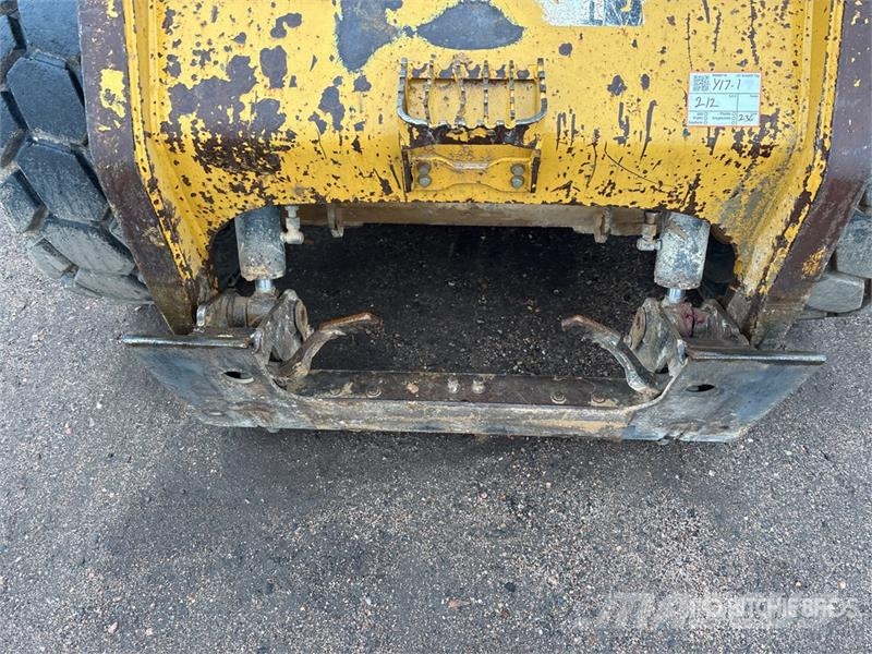 CAT 236B3 Skid Steer Loader Lietoti riteņu kompaktiekrāvēji