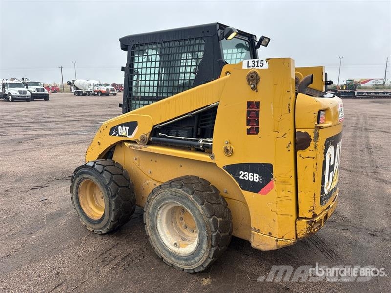 CAT 236B3 Skid Steer Loader Lietoti riteņu kompaktiekrāvēji