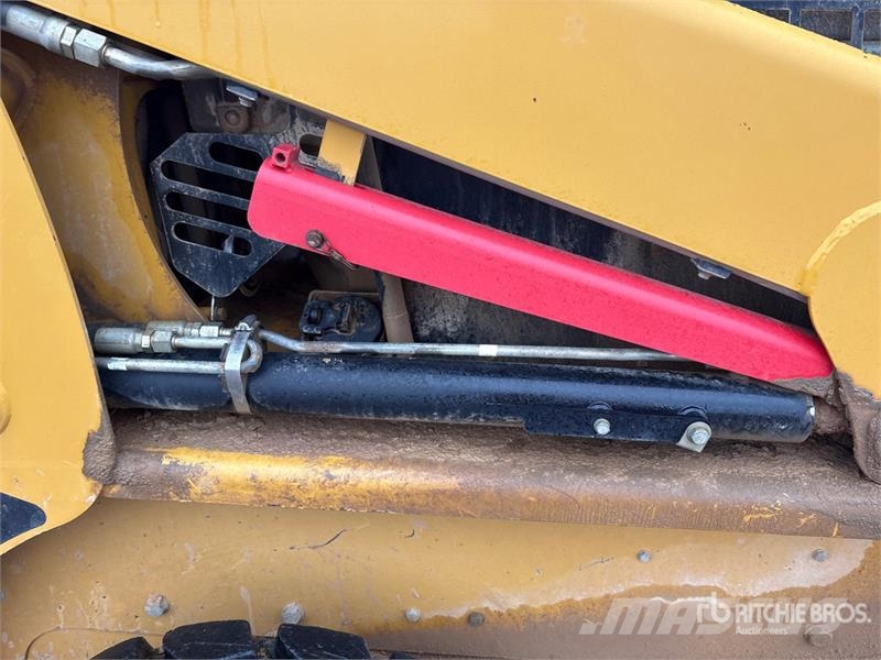 CAT 236B3 Skid Steer Loader Lietoti riteņu kompaktiekrāvēji