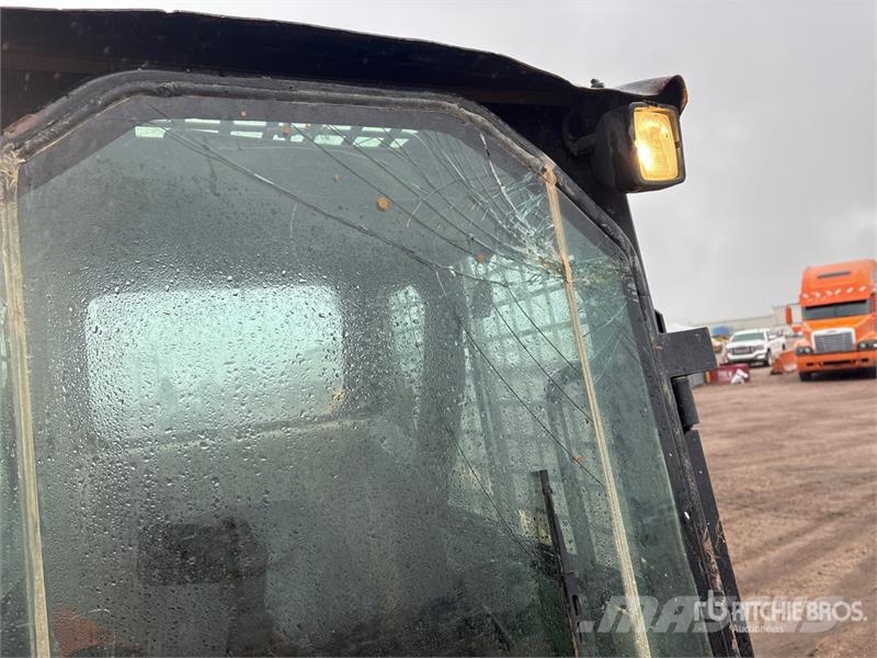 CAT 236B3 Skid Steer Loader Lietoti riteņu kompaktiekrāvēji