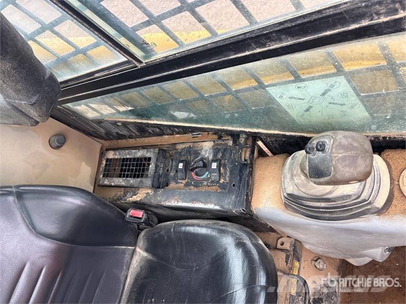 CAT 236B3 Skid Steer Loader Lietoti riteņu kompaktiekrāvēji