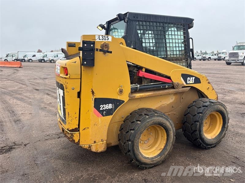 CAT 236B3 Skid Steer Loader Lietoti riteņu kompaktiekrāvēji