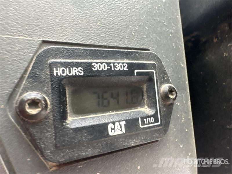 CAT 236B3 Skid Steer Loader Lietoti riteņu kompaktiekrāvēji