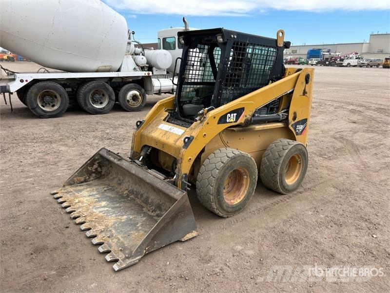 CAT 236B3 Two-Speed Skid Steer Loader Minilæsser - skridstyret