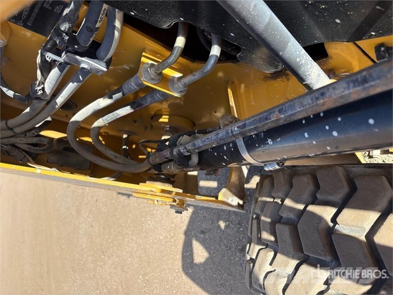 CAT 236D Kompaktlaadurid