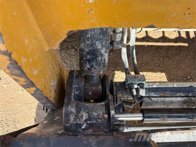CAT 236D Kompaktlaadurid