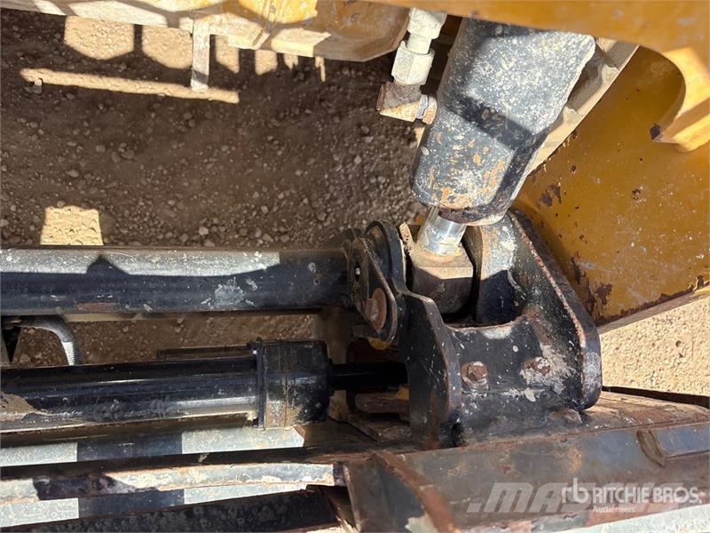 CAT 236D Kompaktlaadurid