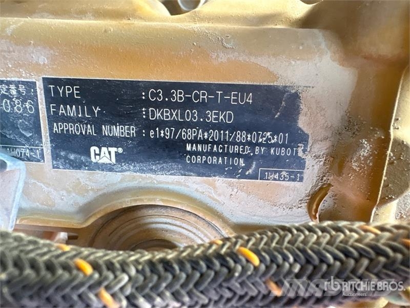 CAT 236D Kompaktlaadurid