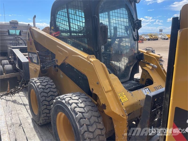 CAT 236D Kompaktlaadurid