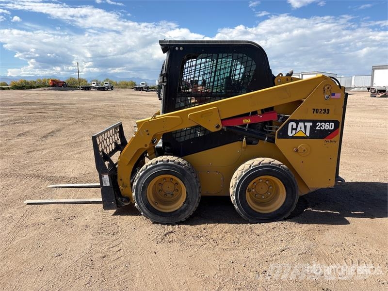 CAT 236D Kompaktlaadurid