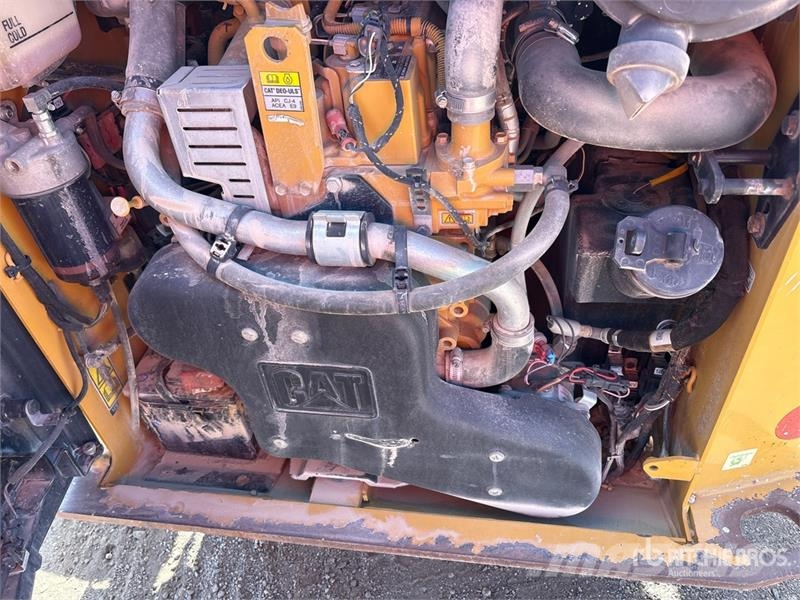 CAT 236D Kompaktlaadurid