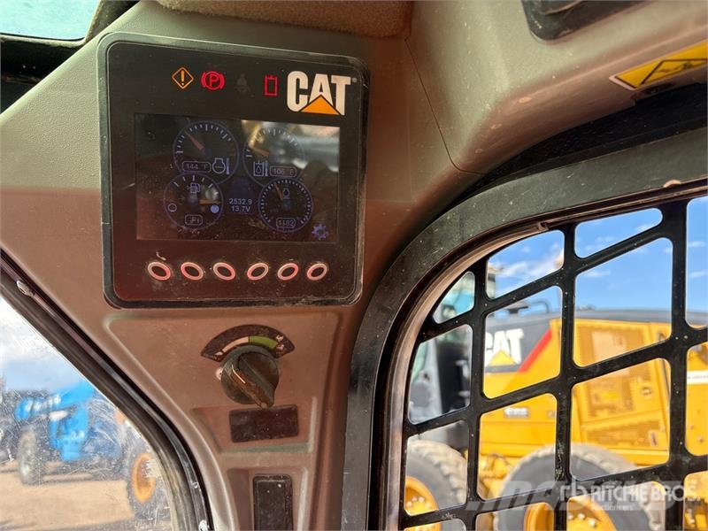 CAT 236D Kompaktlaadurid