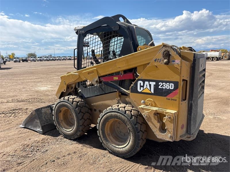 CAT 236D Minilæsser - skridstyret