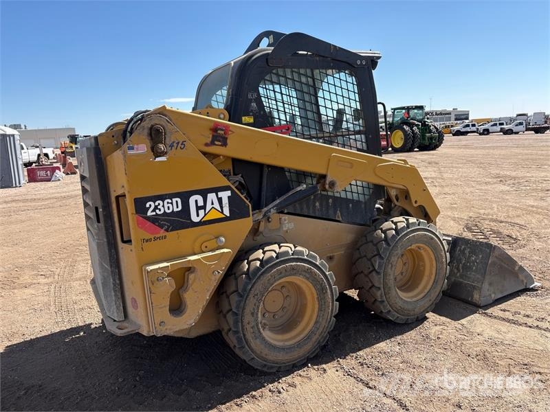 CAT 236D Minilæsser - skridstyret