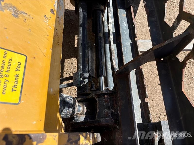 CAT 236D Kompaktlaadurid