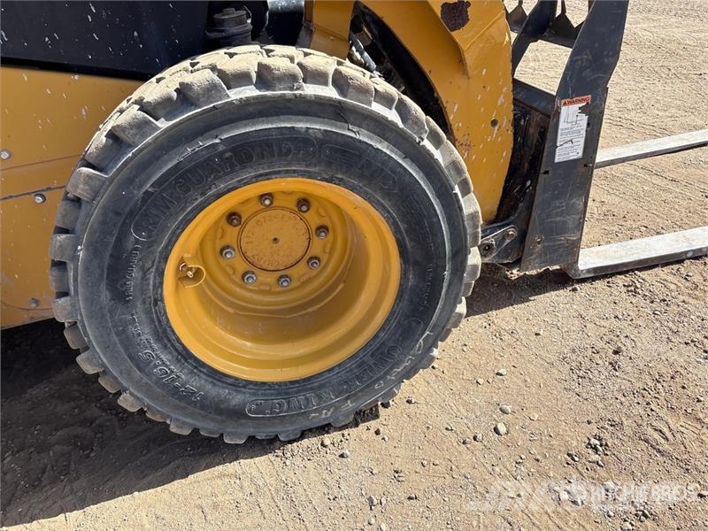 CAT 236D Kompaktlaadurid