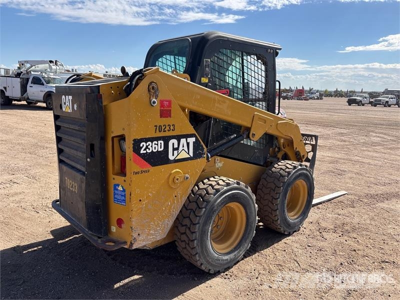 CAT 236D Kompaktlaadurid