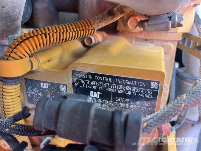 CAT 236D3 Two-Speed Skid Steer Loader Міні-навантажувачі