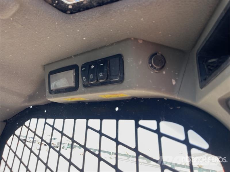 CAT 236D3 Two-Speed Skid Steer Loader Міні-навантажувачі
