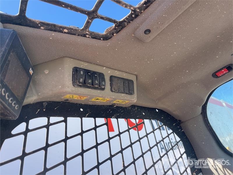 CAT 236D3 Two-Speed Skid Steer Loader Міні-навантажувачі