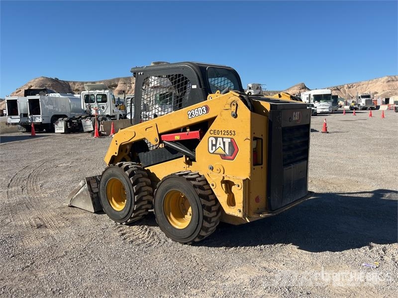 CAT 236D3 Two-Speed Skid Steer Loader Міні-навантажувачі