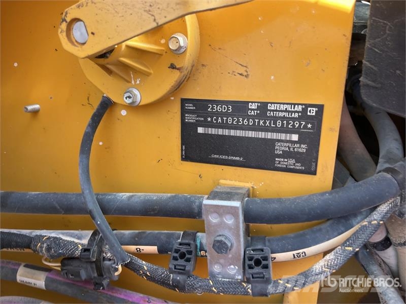 CAT 236D3 Two-Speed Skid Steer Loader Міні-навантажувачі