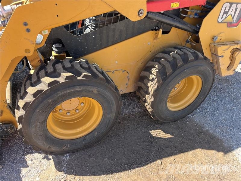 CAT 236D3 Two-Speed Skid Steer Loader Міні-навантажувачі