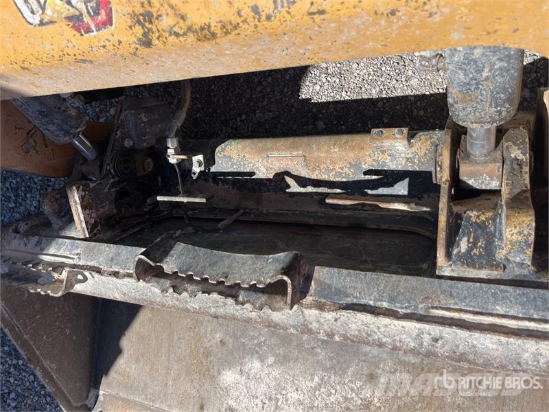 CAT 236D3 Two-Speed Skid Steer Loader Міні-навантажувачі