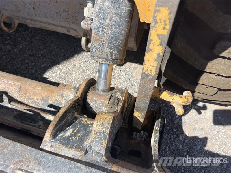 CAT 236D3 Two-Speed Skid Steer Loader Міні-навантажувачі