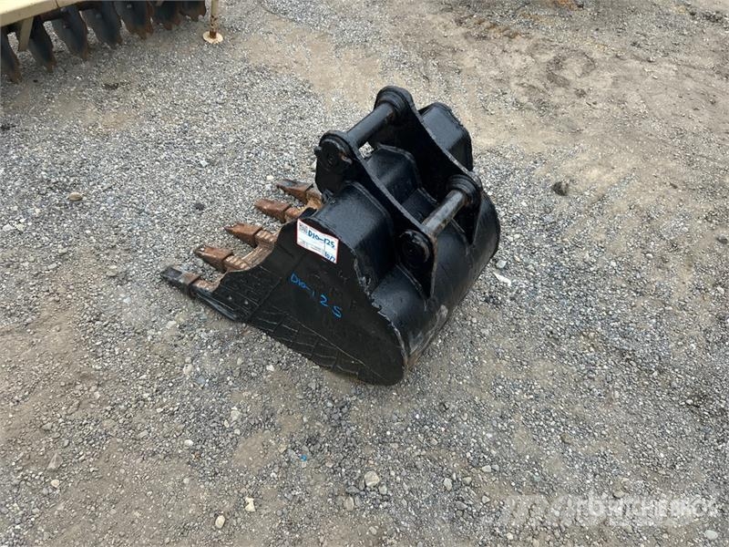 CAT 24 in Digging Excavator Bucket Kaušai