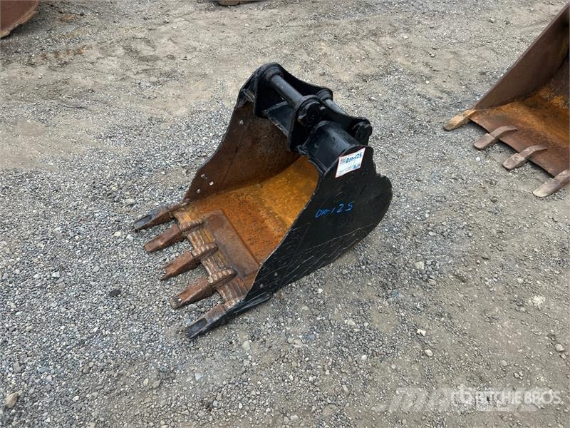 CAT 24 in Digging Excavator Bucket Kaušai