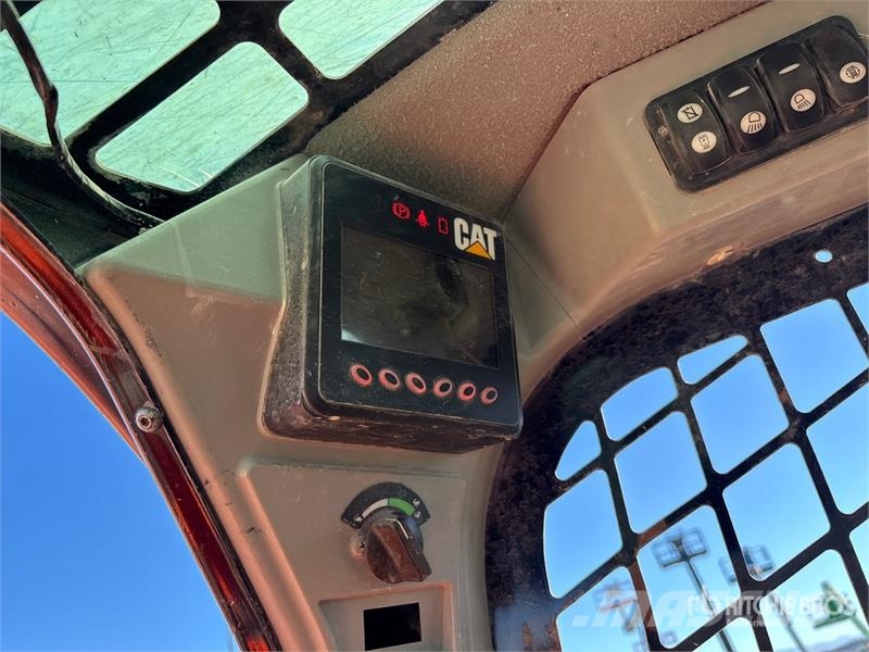 CAT 242D Skid steer mini nakladalci