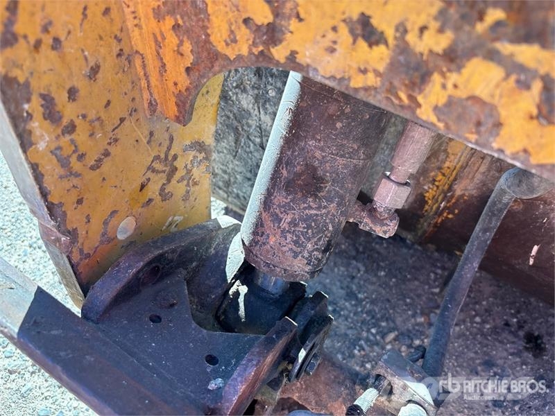 CAT 242D Skid steer mini nakladalci