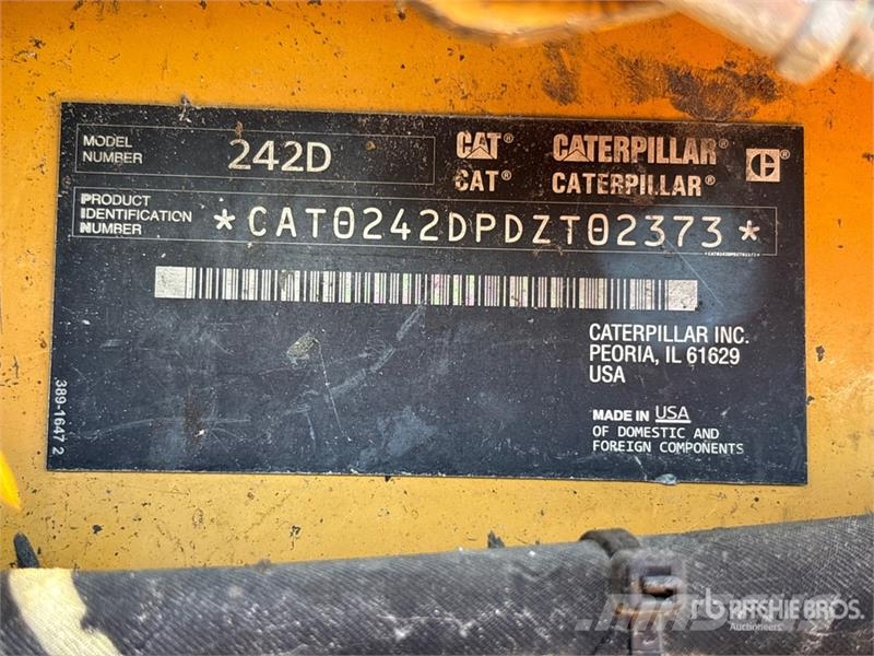 CAT 242D Skid steer mini nakladalci