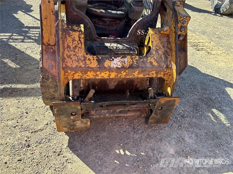 CAT 242D Skid steer mini nakladalci
