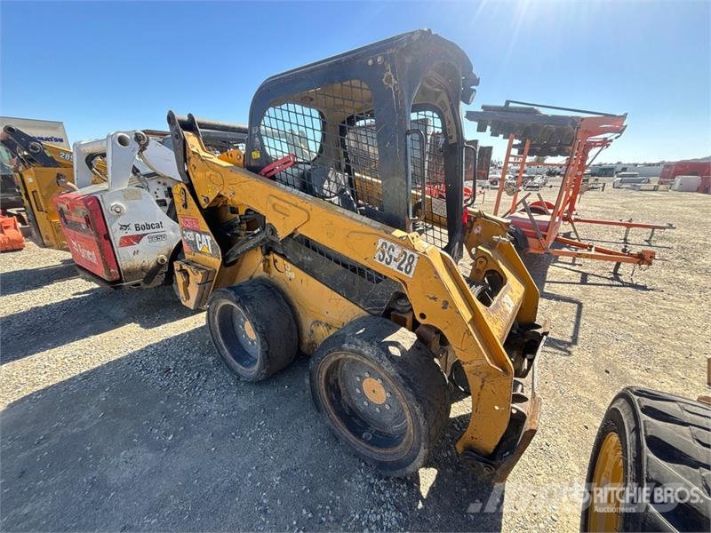 CAT 242D Kompaktrakodók