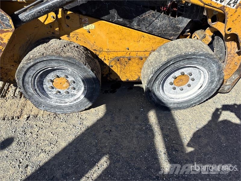 CAT 242D Skid steer mini nakladalci